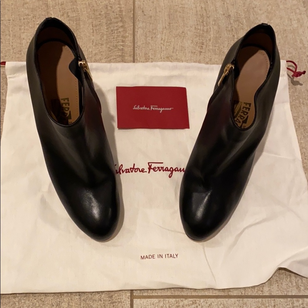 🔥🔥Salvatore Ferragamo Booties - Picture 2 of 8